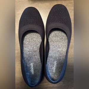Like new! Allbirds Tree Breezers - Navy Night, Women’s size 7